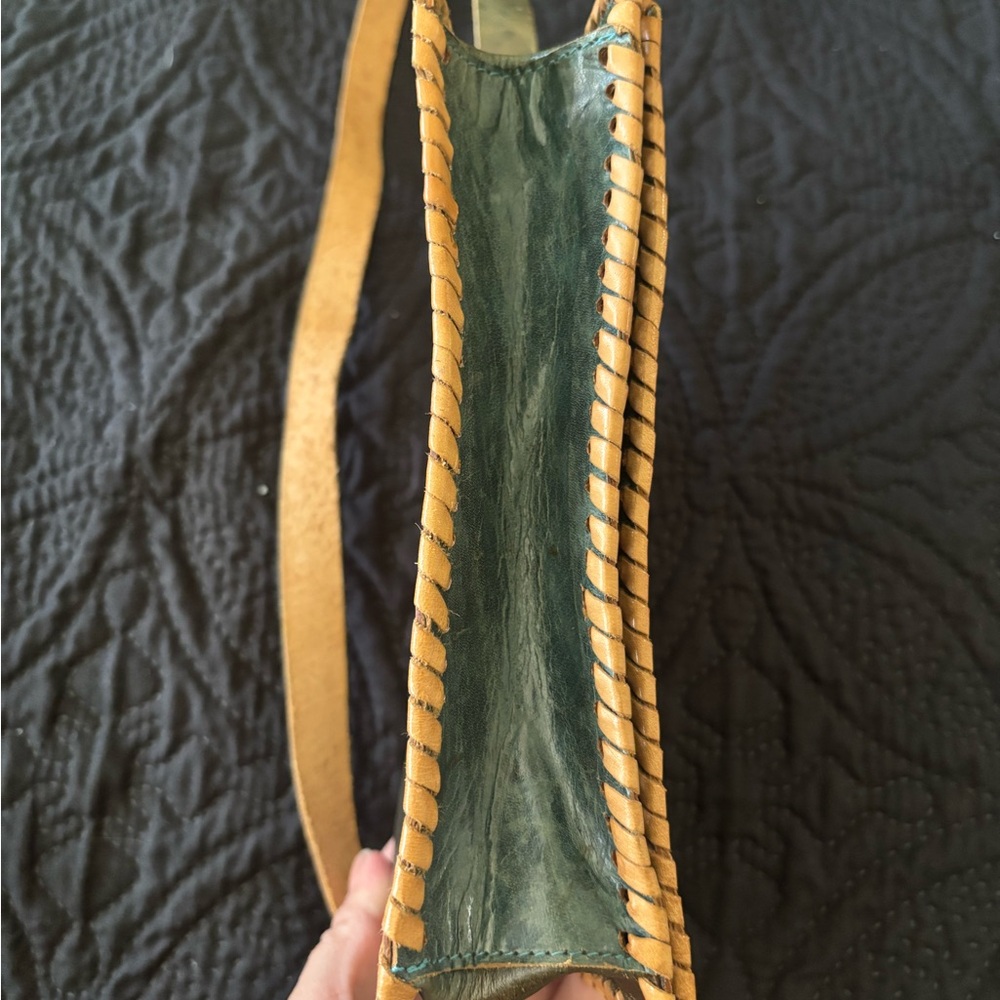 Vintage Wilsons Leather Tan and Green Shoulder Bag with Floral Embroidery - Picture 4 of 9